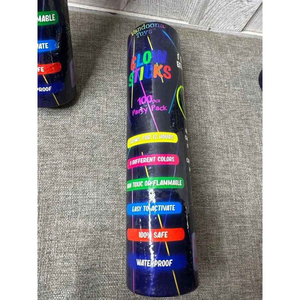 Vandoona Toys Glow Sticks 100 Pcs Party Pack Lot of 3